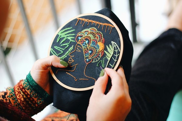 Quels sont les avantages d'apprendre la broderie comme hobby pour la santé mentale ?
